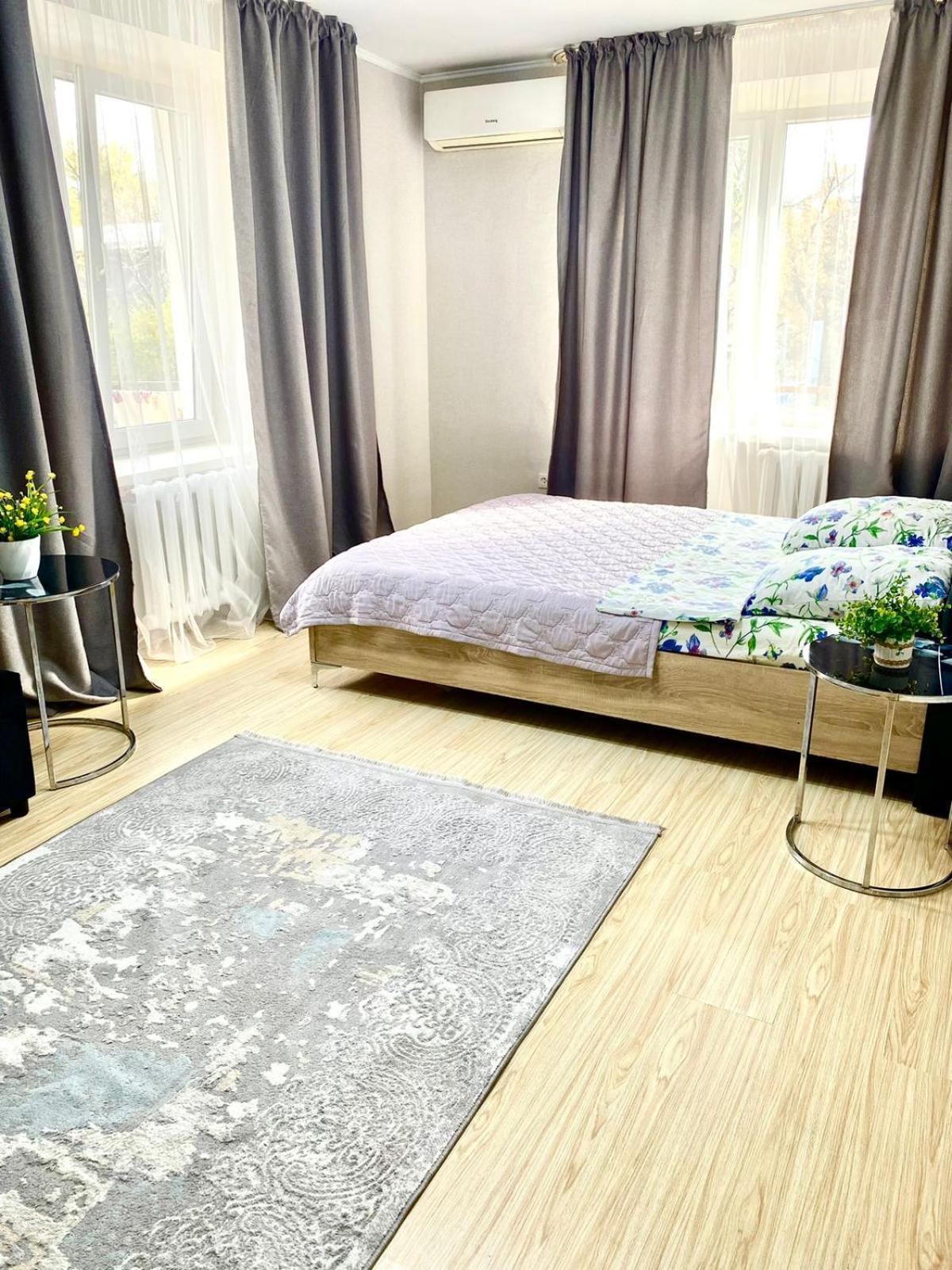двухкомнатная на арбате Apartment *